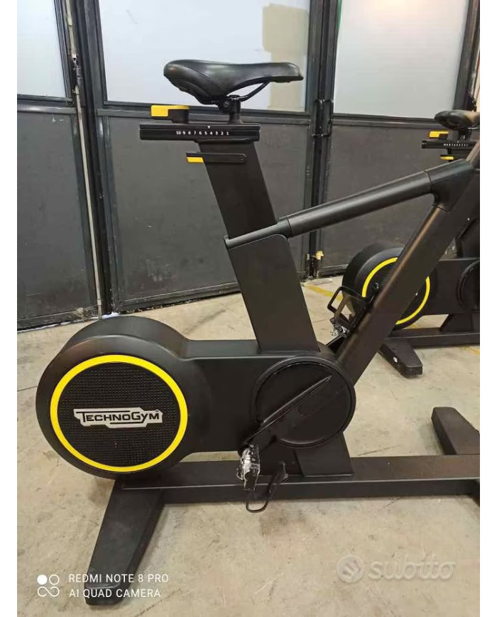 SKILL BIKE CON DISPLAY UNITY LIVE Tehnogym Usato Rigenerato e Garantito