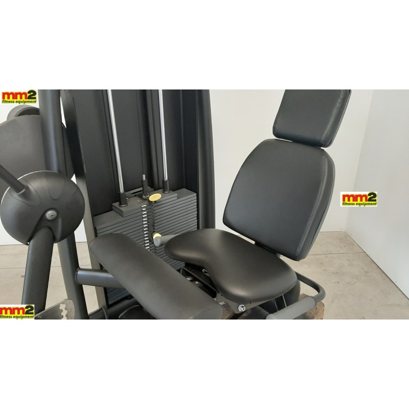 LEG EXTENSION SELECTION MAT BLACK Technogym (Completamente rigenerato)