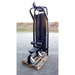 LAT MACHINE SELECTION MATT BLACK Technogym (Completamente rigenerato)